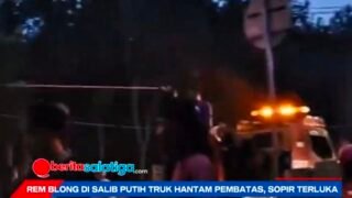 REM BLONG DI SALIB PUTIH JLS TRUK HANTAM PEMBATAS, SOPIR TERLUKA